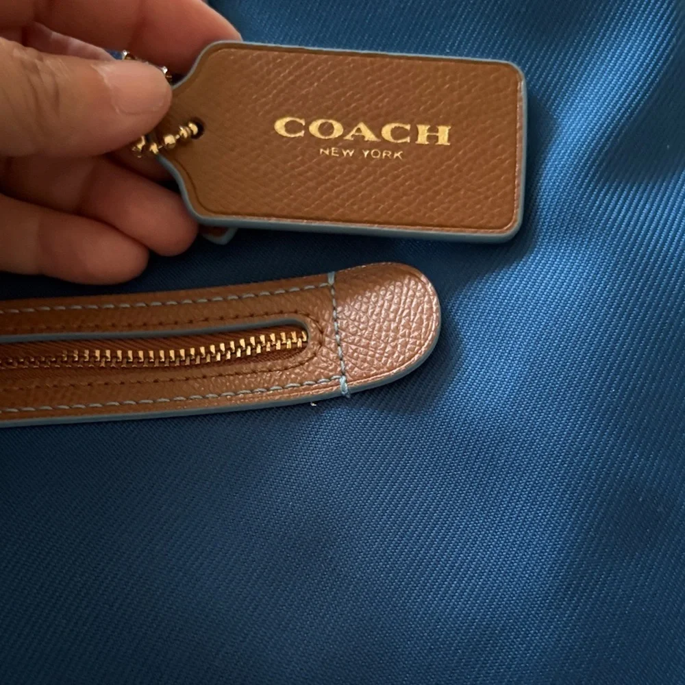 Beautiful BNWOT Coach Blue & Tan Tote Bag (see staun on inside pocket)